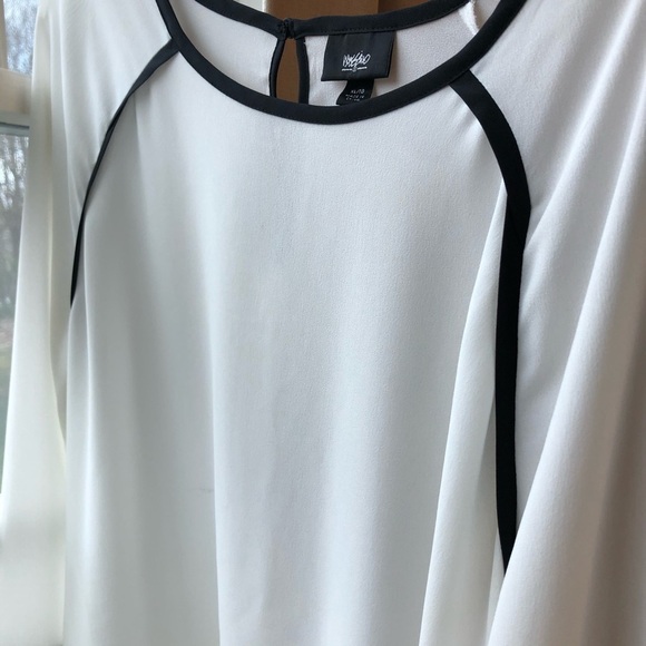 White Blouse with Black Trim XL - Picture 3 of 5